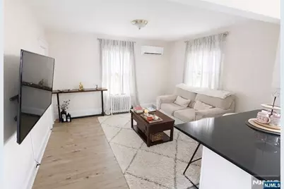 130 Clinton Avenue, Bergenfield, NJ 07621 - Photo 5