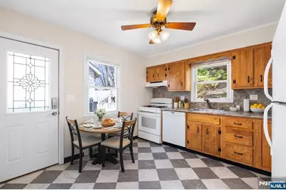 83 W Chestnut Hill Dr W, Denville, NJ 07834 - Photo 7