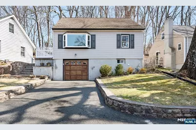 83 W Chestnut Hill Dr W, Denville, NJ 07834 - Photo 1