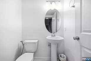 26 Braeburn Ct 26, Livingston, NJ 07039 - Photo 17