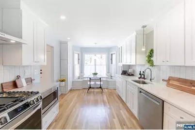 111 Lakeview Drive, Old Tappan, NJ 07675 - Photo 7