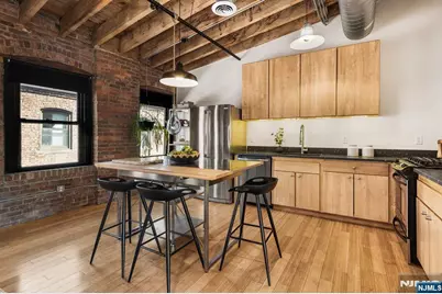 61 New Jersey Railroad Avenue 13 #13, Newark, NJ 07105 - Photo 11