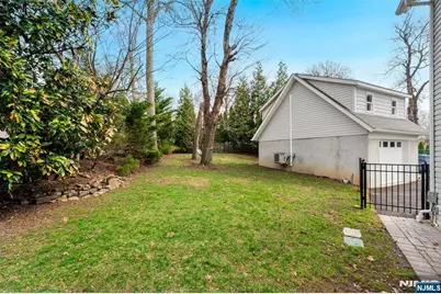 8 Dean Court, Rutherford, NJ 07070 - Photo 27