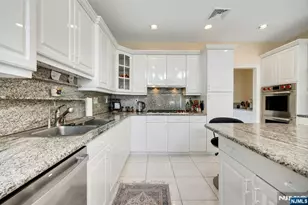 718 Highwoods Dr, Franklin Lakes, NJ 07417 - Photo 23