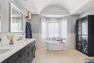 50 Hemlock Dr, Paramus, NJ 07652 - Photo 27