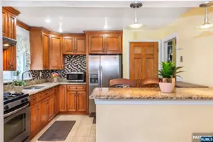 278 Marvin Ave, Hackensack, NJ 07601 - Photo 3