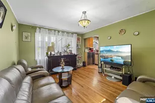 31-18 Norwood Dr, Fair Lawn, NJ 07410 - Photo 9