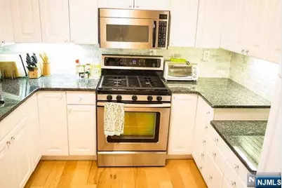 8 Markham Circle, Englewood, NJ 07631 - Photo 7