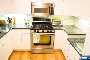 8 Markham Cir, Englewood, NJ 07631 - Photo 7