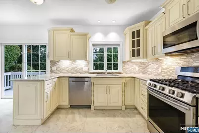 519 Summit Avenue, Fort Lee, NJ 07024 - Photo 15