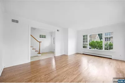 519 Summit Avenue, Fort Lee, NJ 07024 - Photo 7