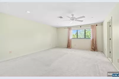 8 Wadsworth Court, Teaneck Township, NJ 07666 - Photo 25