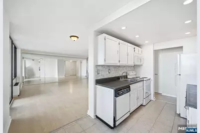 300 Winston 807 #807, Cliffside Park, NJ 07010 - Photo 5