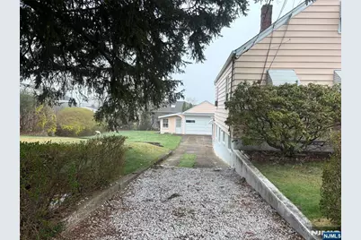 429 Macarthur Avenue, Garfield, NJ 07026 - Photo 15