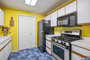 2014 Beatrice Ct 2014, Mahwah, NJ 07430 - Photo 13