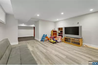 292 Maple Street, Englewood, NJ 07631 - Photo 37