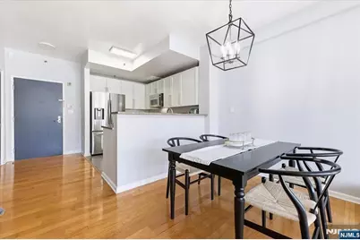 15 Freedom Way 412 #412, Jersey City, NJ 07305 - Photo 5