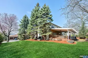 445 Pine Hill Rd, Leonia, NJ 07605 - Photo 27