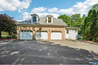416 Devonshire Drive, Franklin Lakes, NJ 07417 - Photo 5