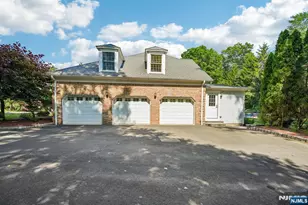 416 Devonshire Dr, Franklin Lakes, NJ 07417 - Photo 5