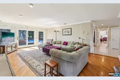 416 Devonshire Drive, Franklin Lakes, NJ 07417 - Photo 9