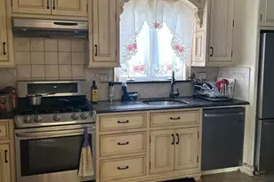 521 Olympia Ave, Cliffside Park, NJ 07010 - Photo 3