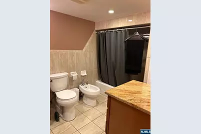 521 Olympia Avenue, Cliffside Park, NJ 07010 - Photo 5