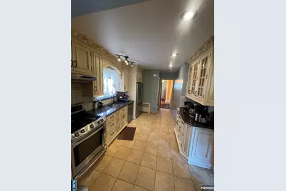 521 Olympia Avenue, Cliffside Park, NJ 07010 - Photo 25