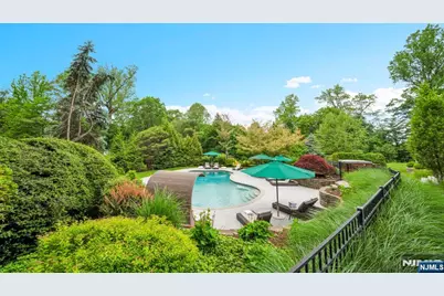 211 Highwood Avenue, Tenafly, NJ 07670 - Photo 37