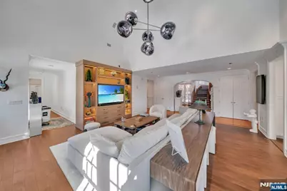 211 Highwood Avenue, Tenafly, NJ 07670 - Photo 9