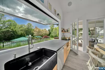 211 Highwood Avenue, Tenafly, NJ 07670 - Photo 29