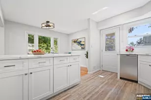 100 Cortland Pl, Tenafly, NJ 07670 - Photo 11