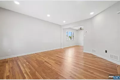 100 Cortland Place, Tenafly, NJ 07670 - Photo 7