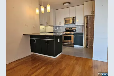 2077 Center Avenue 17D #17D, Fort Lee, NJ 07024 - Photo 11