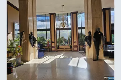 2077 Center Avenue 17D #17D, Fort Lee, NJ 07024 - Photo 5