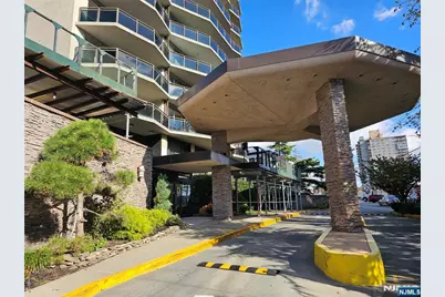 2077 Center Avenue 17D #17D, Fort Lee, NJ 07024 - Photo 3