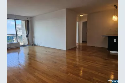 2077 Center Avenue 17D #17D, Fort Lee, NJ 07024 - Photo 7