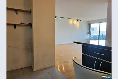 2077 Center Avenue 17D #17D, Fort Lee, NJ 07024 - Photo 13
