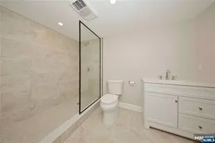 66 Knollwood Dr, Paramus, NJ 07652 - Photo 29