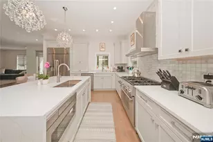 66 Knollwood Dr, Paramus, NJ 07652 - Photo 9