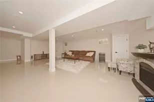 66 Knollwood Dr, Paramus, NJ 07652 - Photo 25