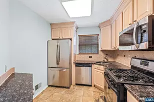 1306 Paddington Road 1306, Mahwah, NJ 07430 - Photo 13
