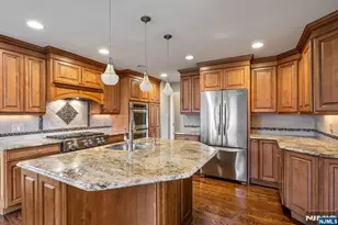 833 Koman Dr, Paramus, NJ 07652 - Photo 11