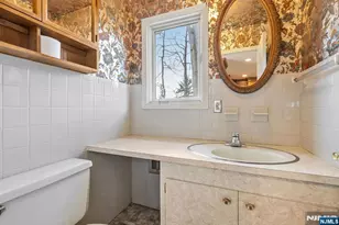 833 Koman Dr, Paramus, NJ 07652 - Photo 15