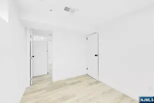 21-15 Exeter, Fair Lawn, NJ 07410 - Photo 27