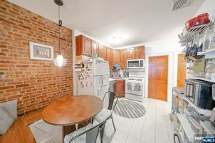 189 Christopher Columbus Dr 1, Jersey City, NJ 07302 - Photo 15