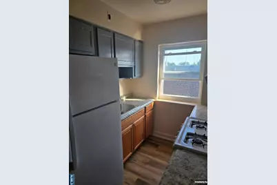 475 Grand Avenue 3B #3B, Palisades Park, NJ 07650 - Photo 5