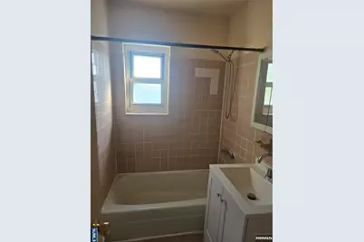 475 Grand Avenue 3B #3B, Palisades Park, NJ 07650 - Photo 7