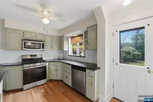 54 Pomander Walk, Ridgewood, NJ 07450 - Photo 9