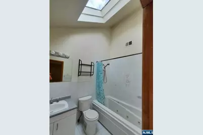 180 Myrtle Avenue, Fort Lee, NJ 07024 - Photo 17